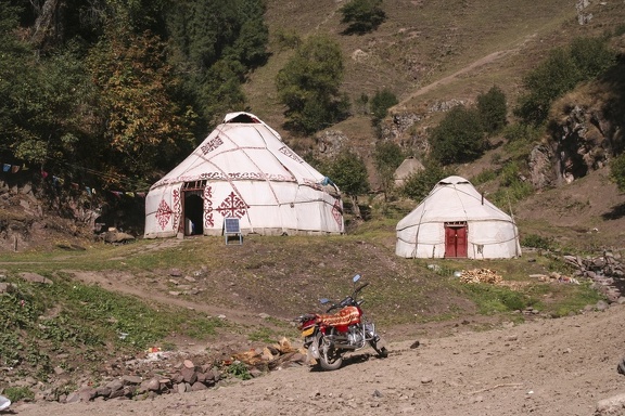 Nomad yurt with photovoltaic