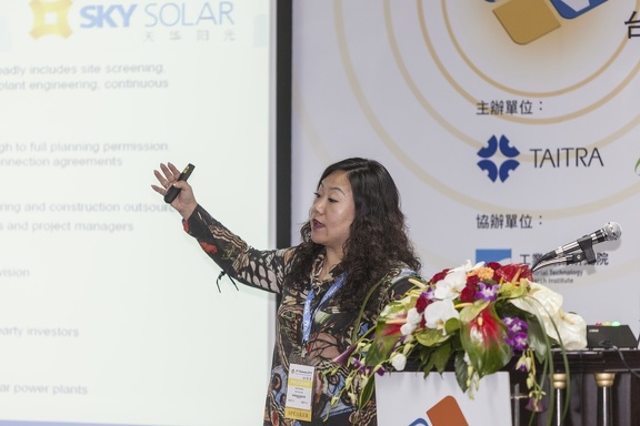 Amy Zhang (Sky Solar) at PV Taiwan