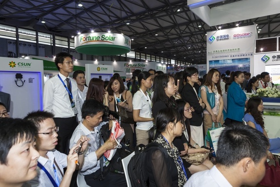 crowded Sunergy booth