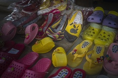 Apple-Shoes at Mount Putuo (普陀山)
